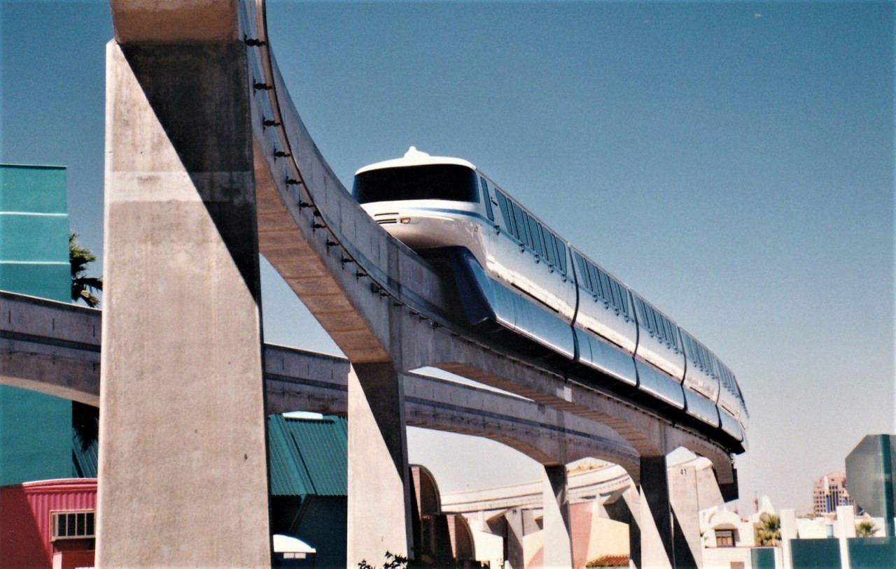 Линията по ивицата: историята и бъдещето на монорела в Лас Вегас