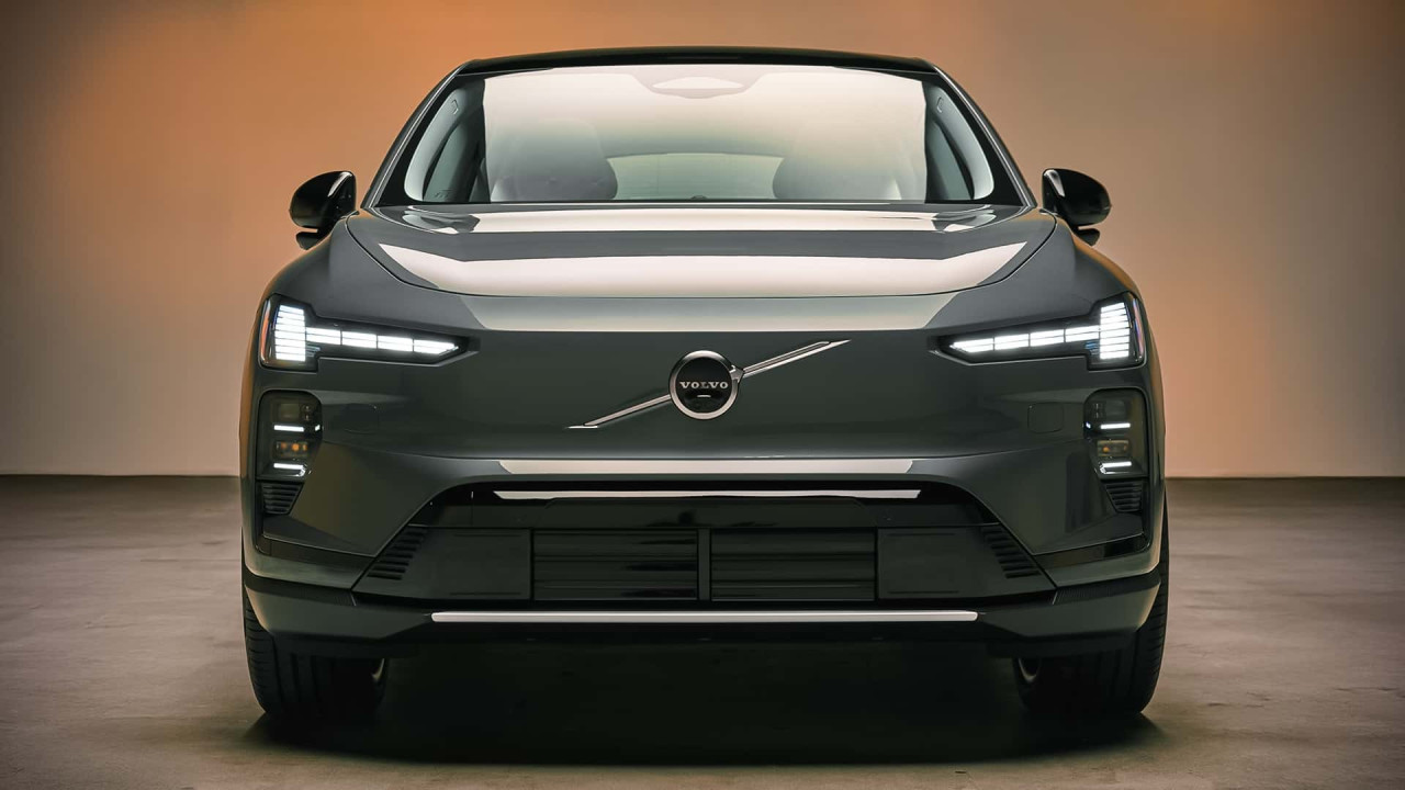 Volvo EX60 2027: до 644 км пробег и първият NACS порт