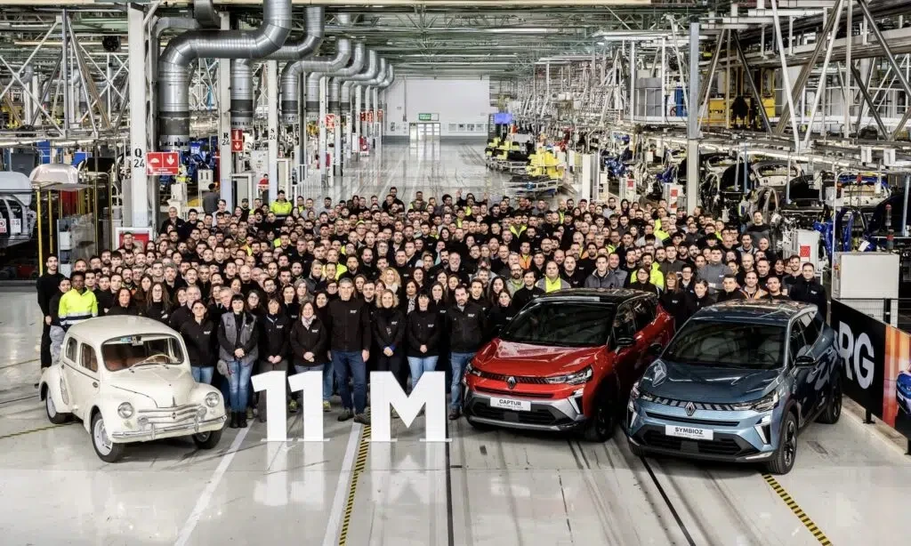 Renault Valladolid отбелязва 11 милиона автомобила и преосмисля електрическия си план