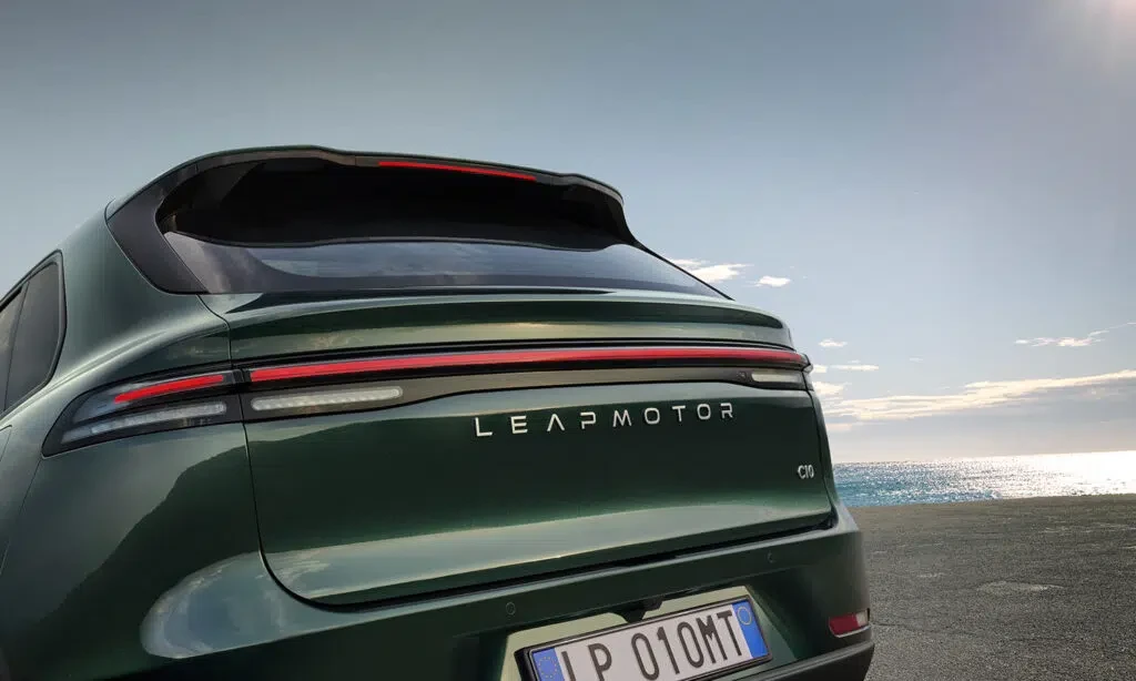 Leapmotor C10 AWD: 598 к.с., 800 V и ясен сигнал към Европа