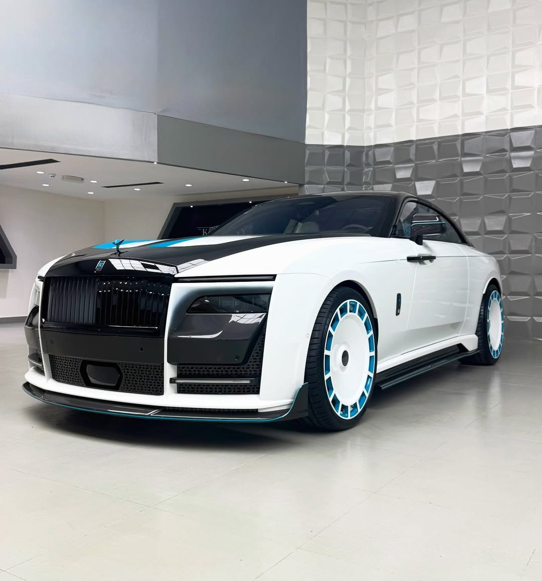 Keyvany представи Rolls-Royce Spectre Tiffany Edition