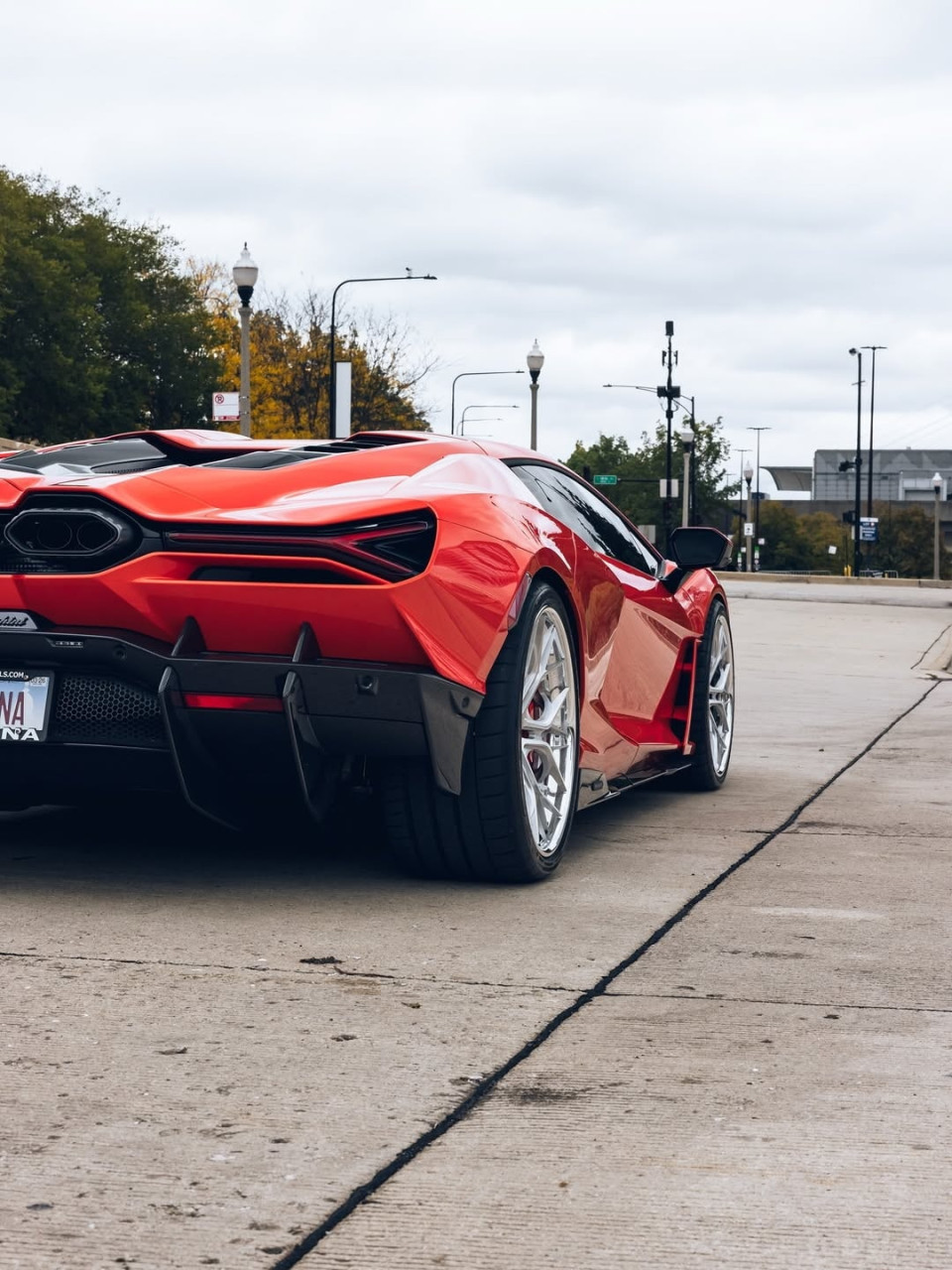 Преработеният Lamborghini Revuelto доказва, че по-малкото е повече