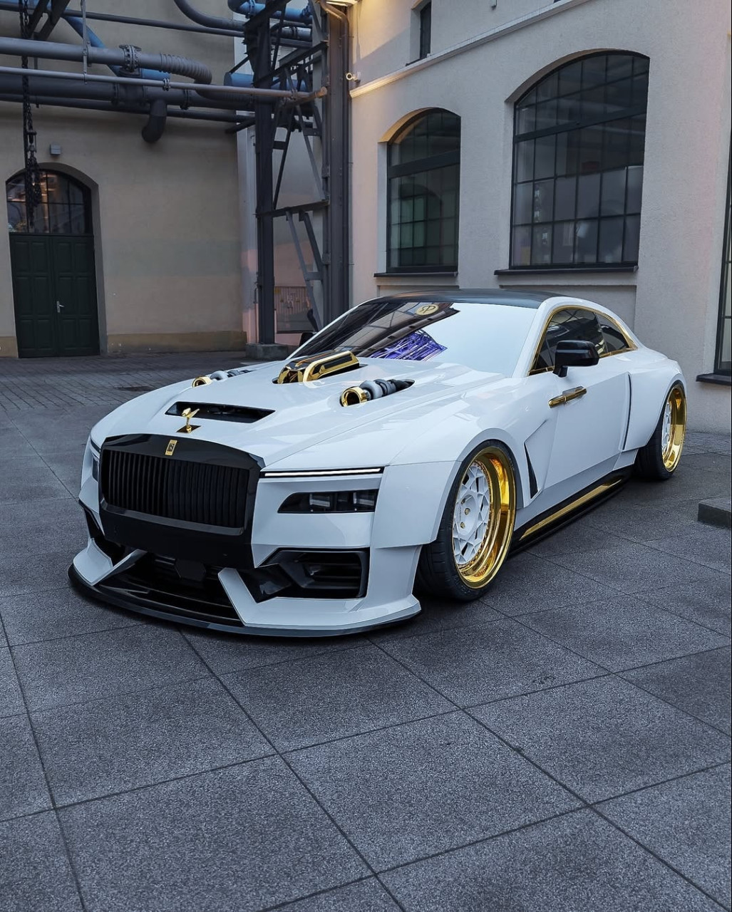 Рендър показва Rolls-Royce Spectre като GT с V8 и екстравагантен тунинг