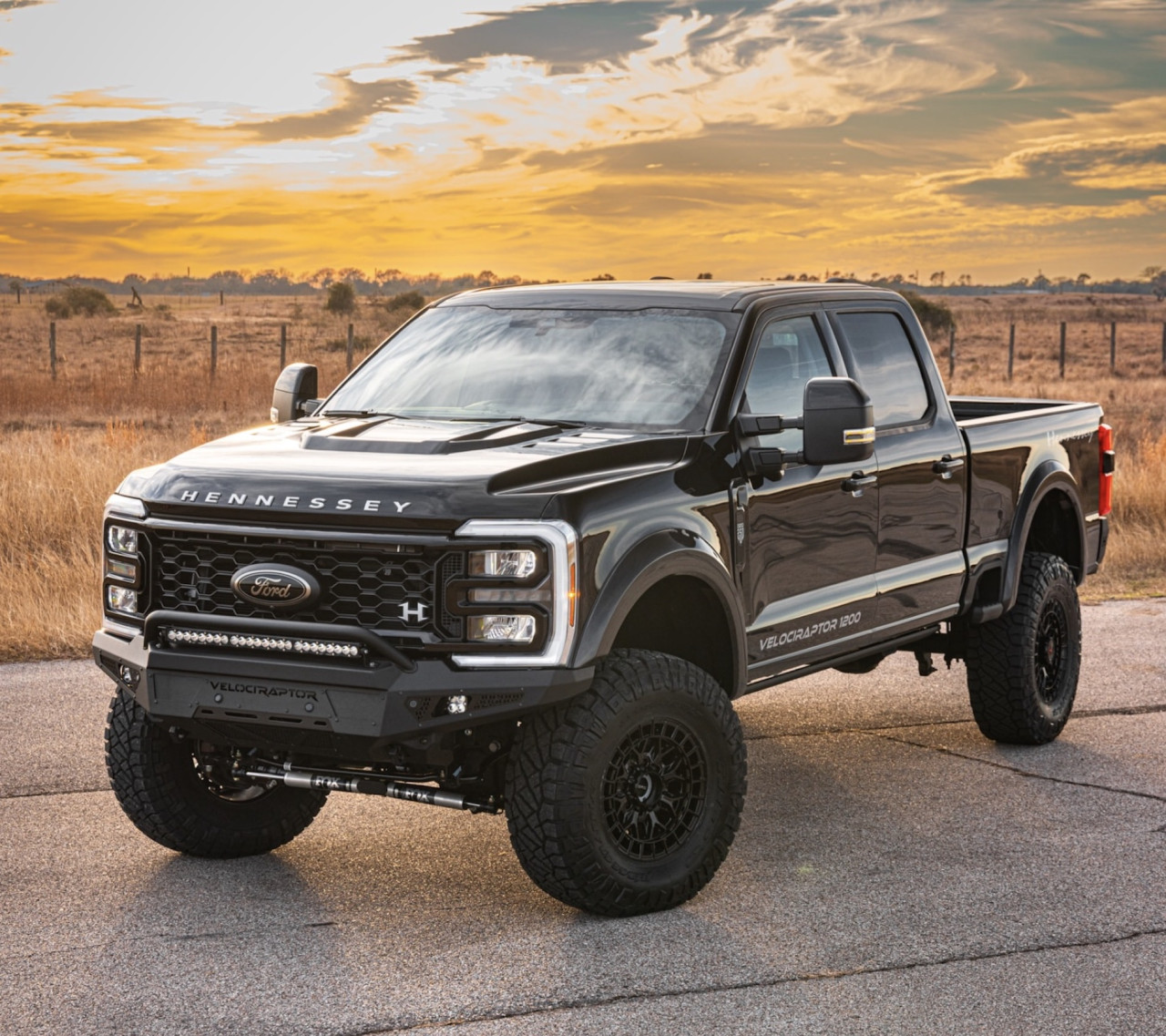 Hennessey VelociRaptor 1200 превръща Ford F-250 в високопроходим дизелов звяр