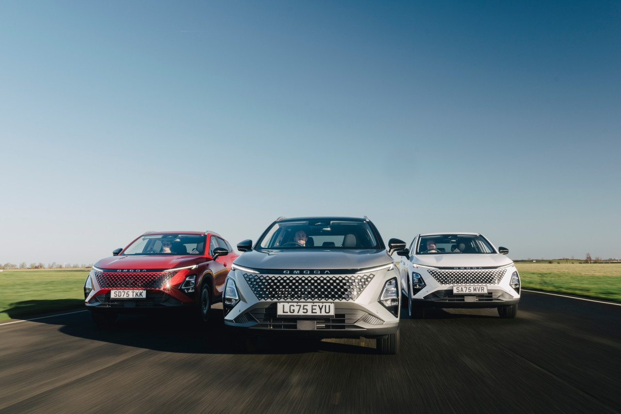 Omoda пуска първия си пълен хибрид Omoda 5 SHS-H във Великобритания