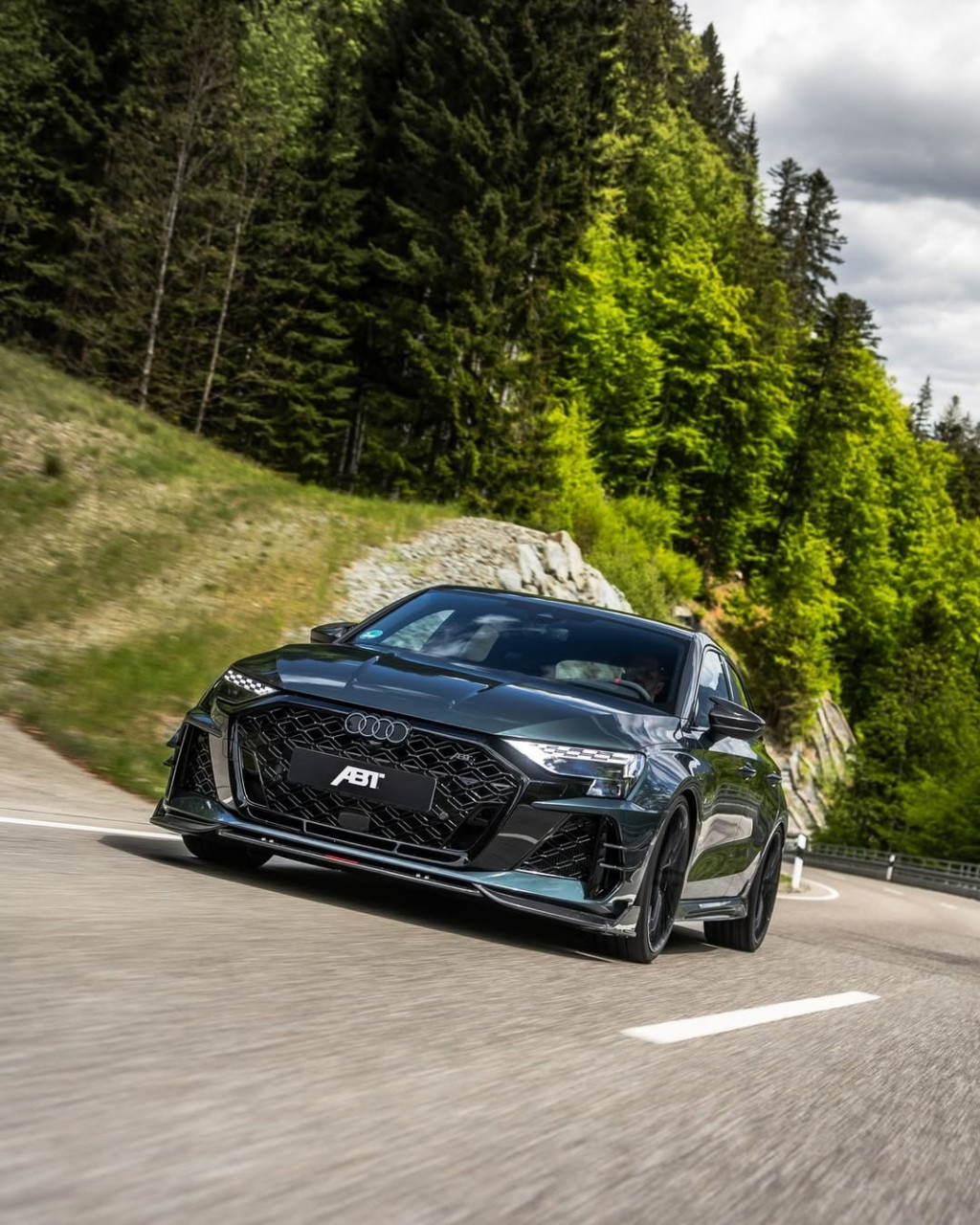 ABT RS3-R превръща Audi RS 3 Sportback в още по-мощен хотхеч