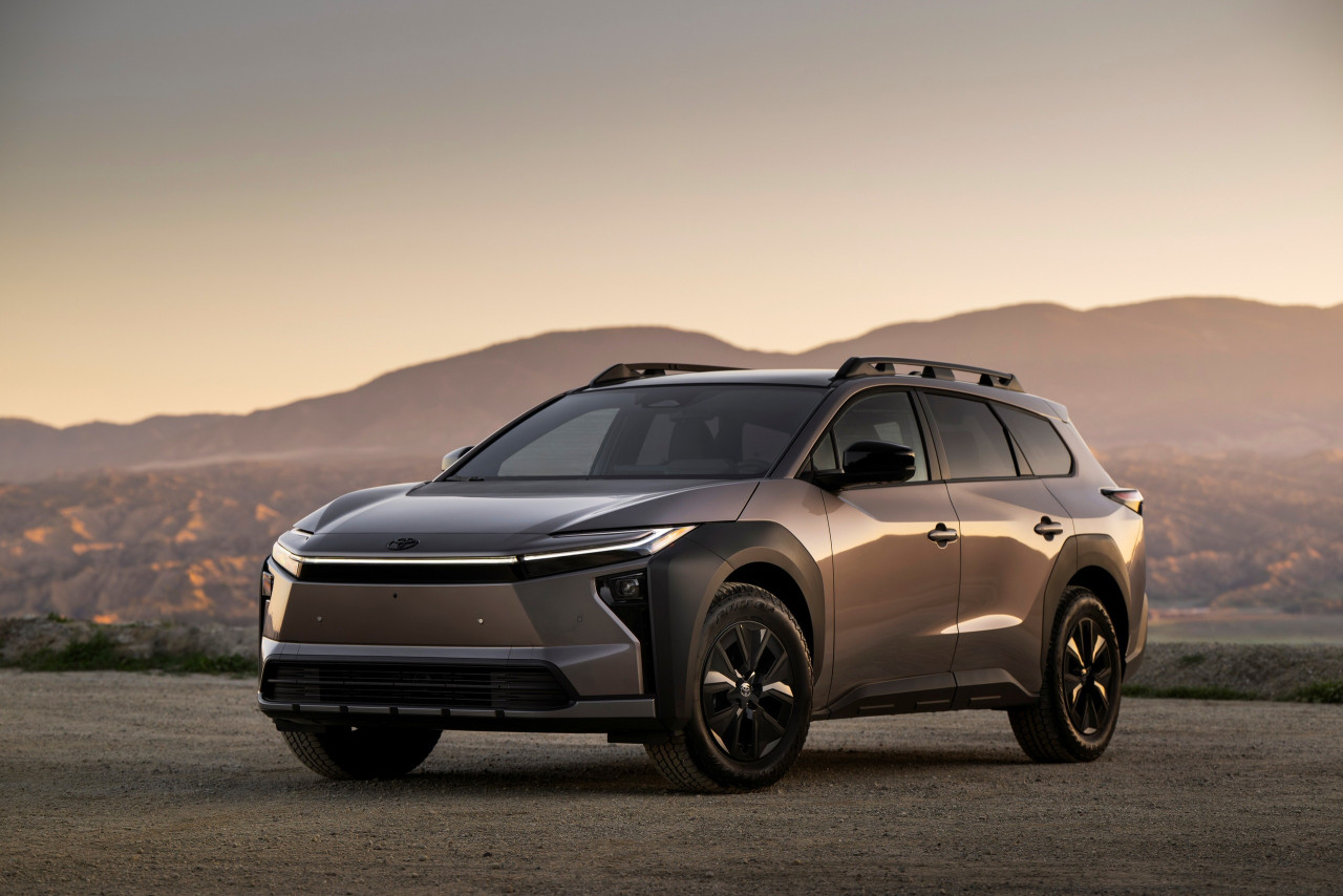 Най-мощната Toyota bZ досега идва като Woodland и стартира от 45 300 долара