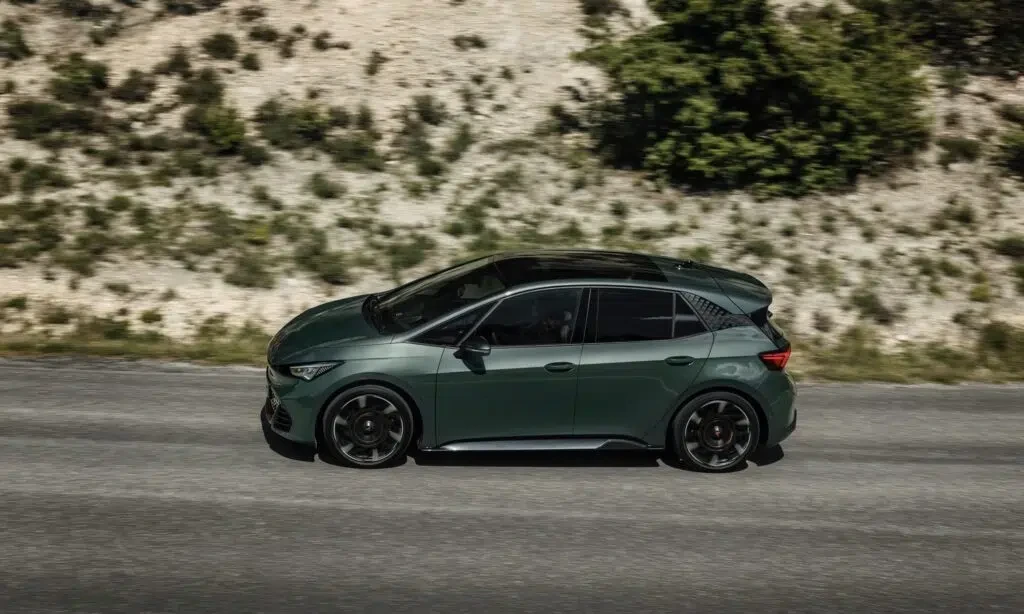 Cupra Born: Компактният електромобил с достъп до субсидии