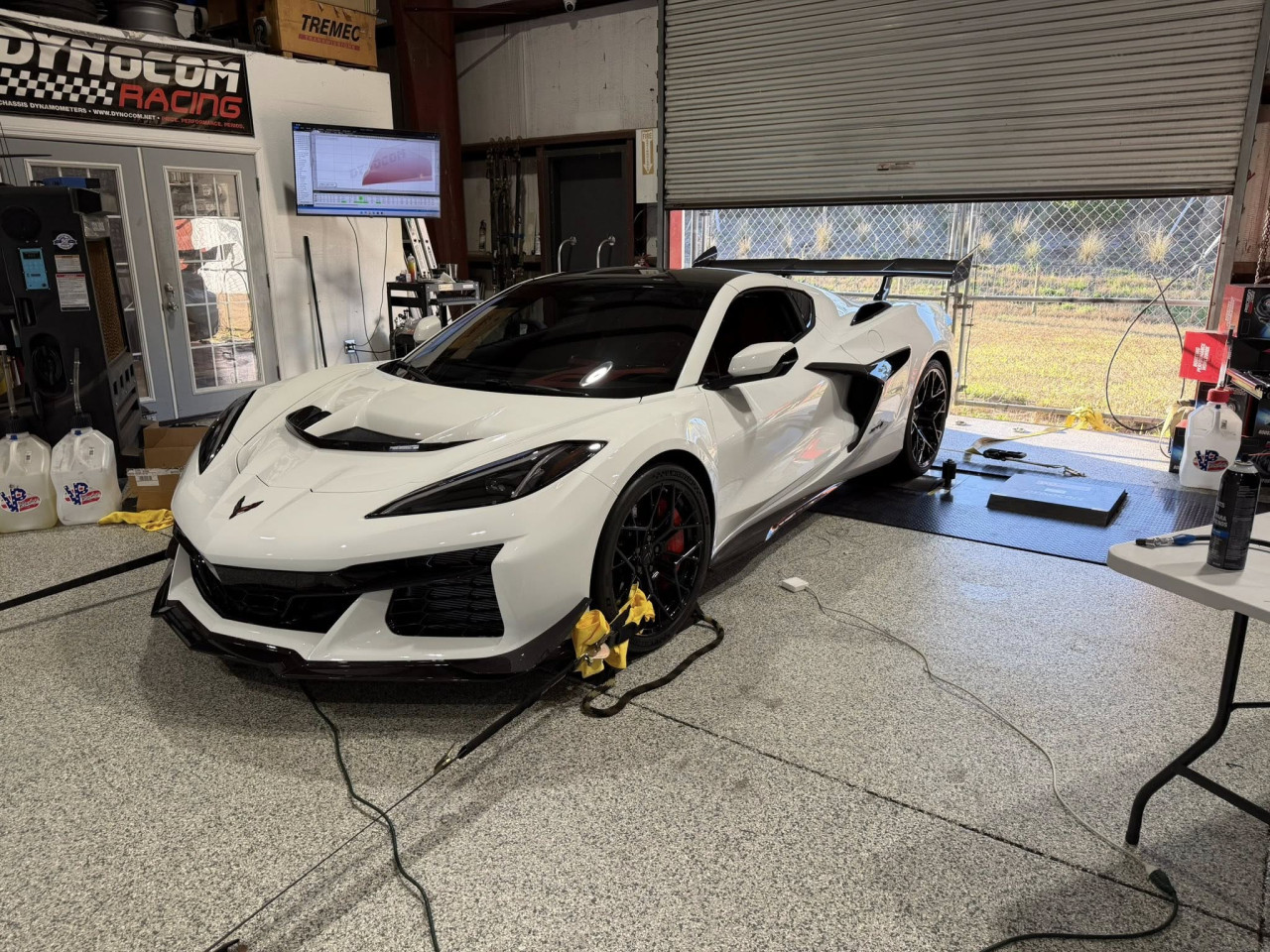 HP Tuners отключи ECM на C8 Chevrolet Corvette ZR1 и отвори път към почти 1 200 к.с. на колелата