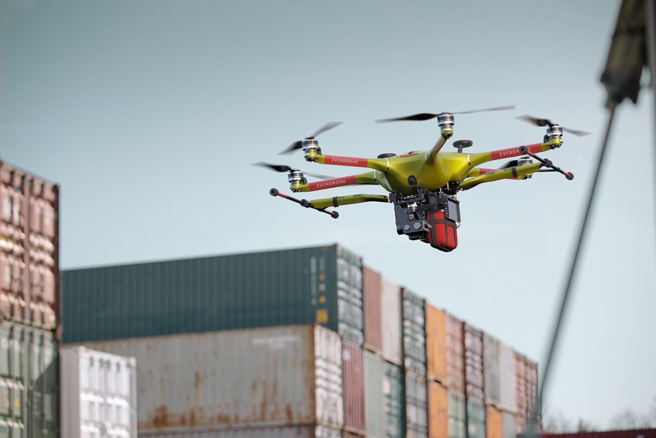 Новият медицински дрон Everdrone E3 е проектиран за спешни мисии