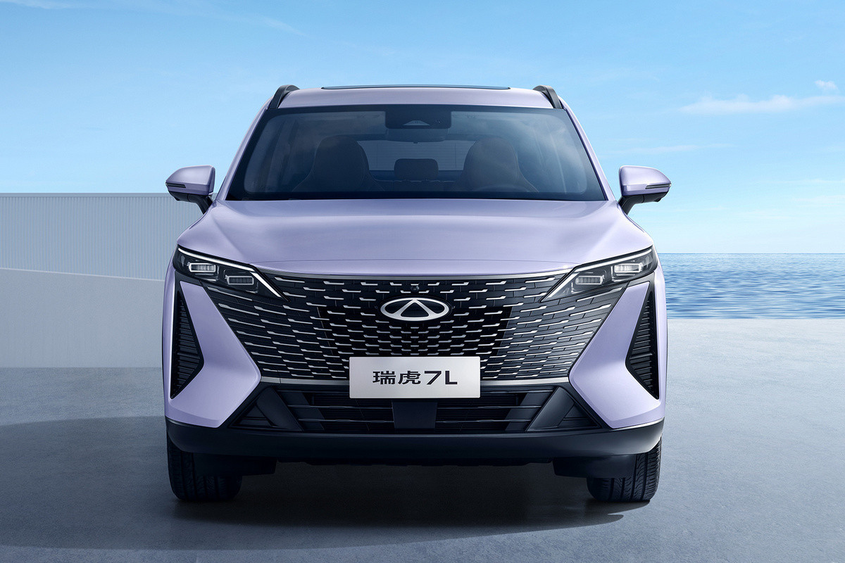 Omoda C7 се превърна в Chery Tiggo 7L за Китай с променен дизайн