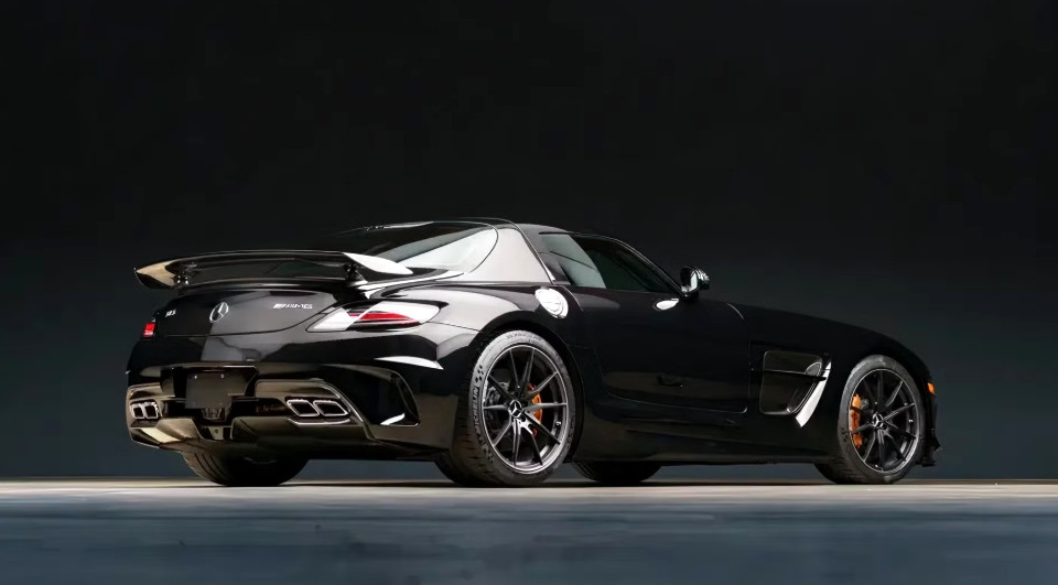 Всичко важно за впечатляващата автомобилна колекция на Кевин Харт