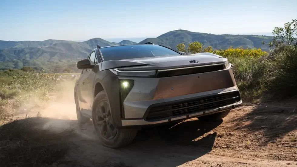 Toyota bZ Woodland за 2026 г. добавя AWD, 375 к.с. и офроуд насоченост