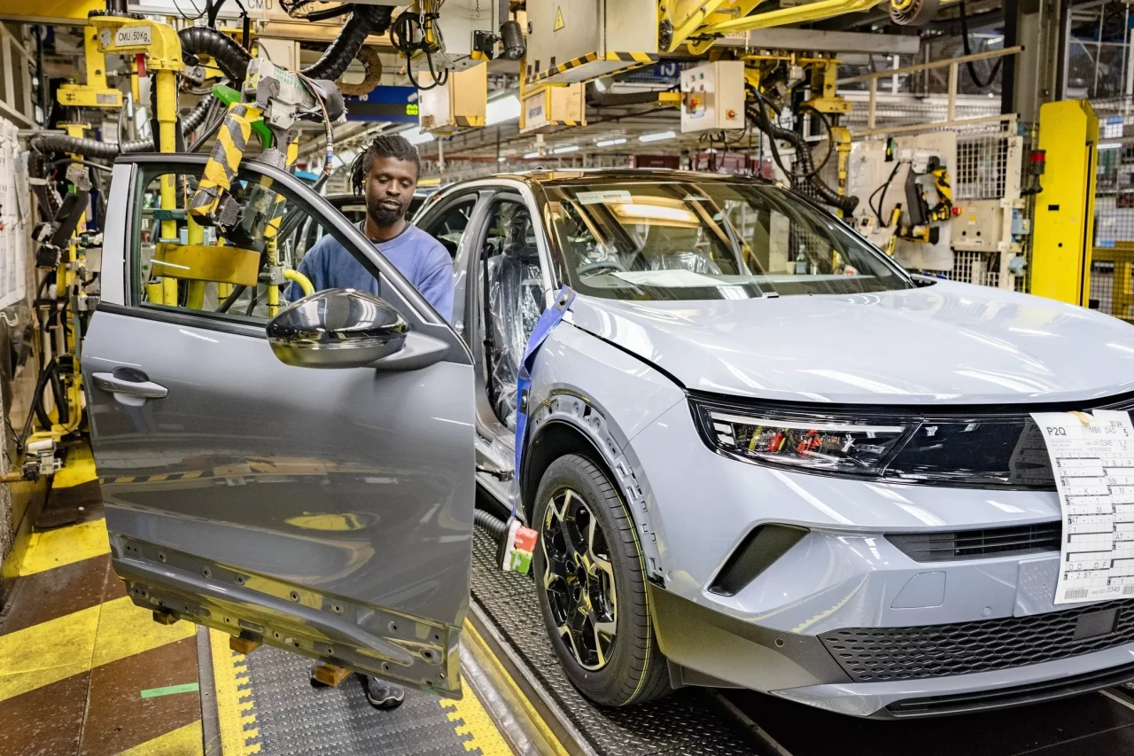 Stellantis отчете загуба от 22,3 млрд. евро за 2025 г. след отписвания на електромобилни проекти