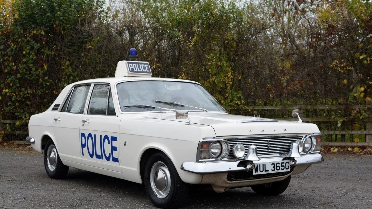 Само два в света: този Ford Zephyr Mk IV AWD Police Interceptor е истинска легенда