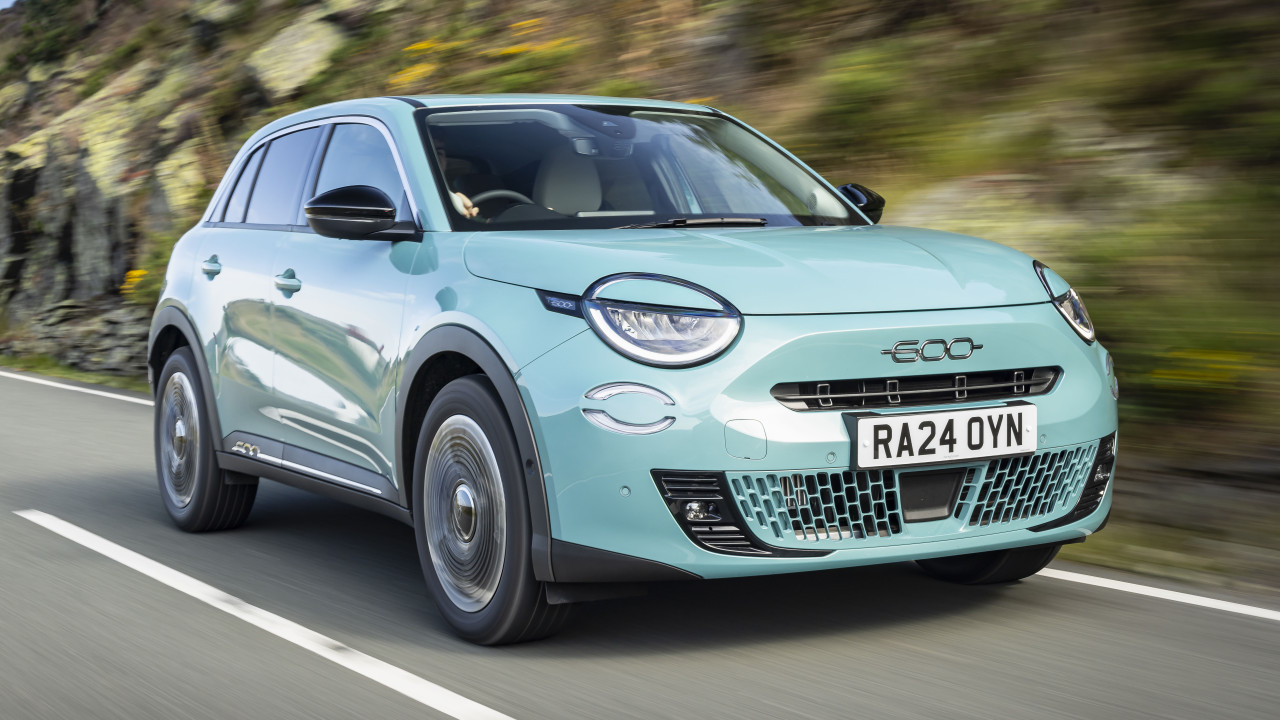 Новият Fiat 600 с бензинов мотор изненада всички – ето какво предлага