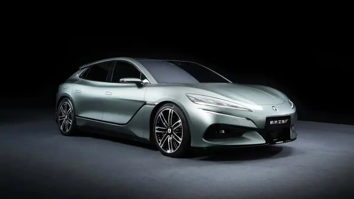 Обновеният BYD Denza Z9 GT предлага електрически пробег над 1000 км