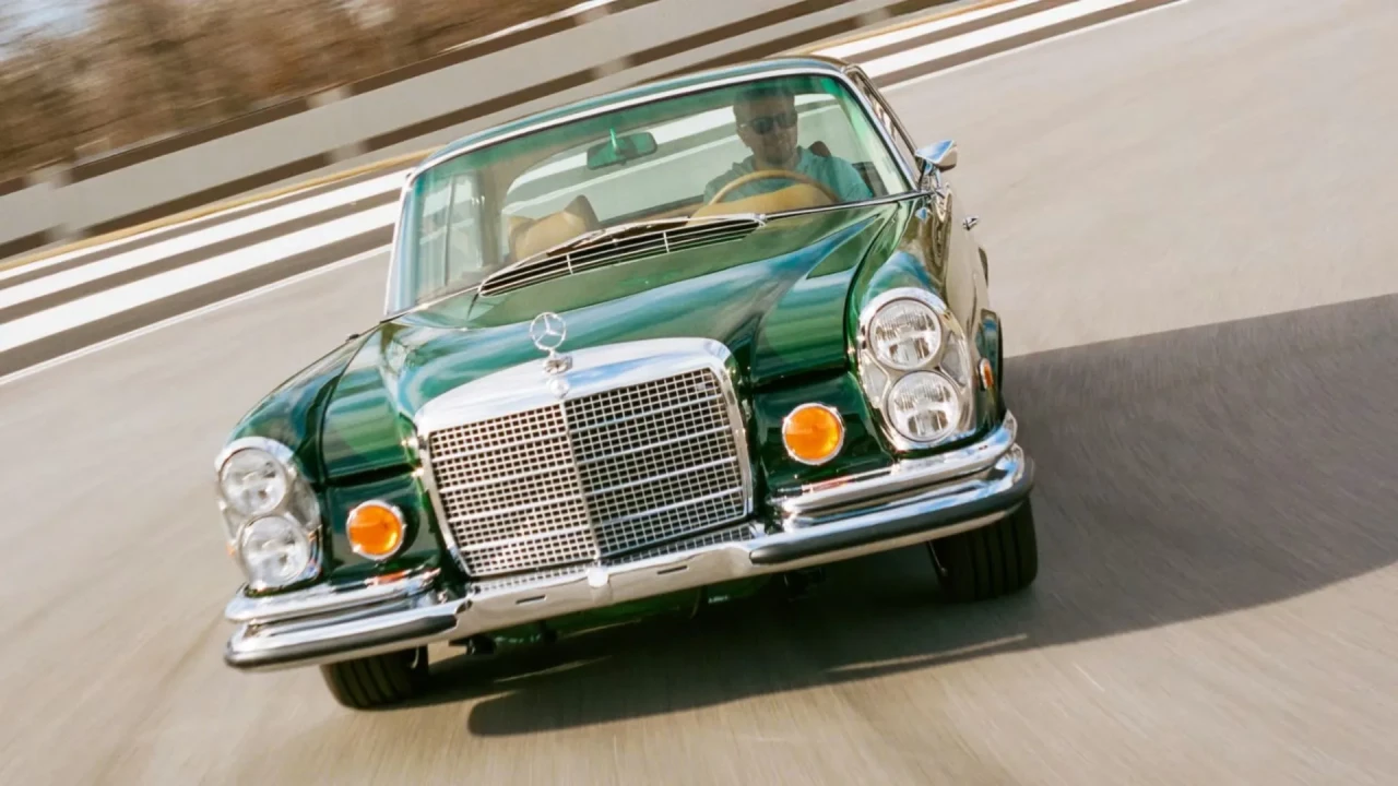 Класика среща мощ: Mercedes-Benz 280 SE от 1969 г. с 5,4-литров V8 от AMG