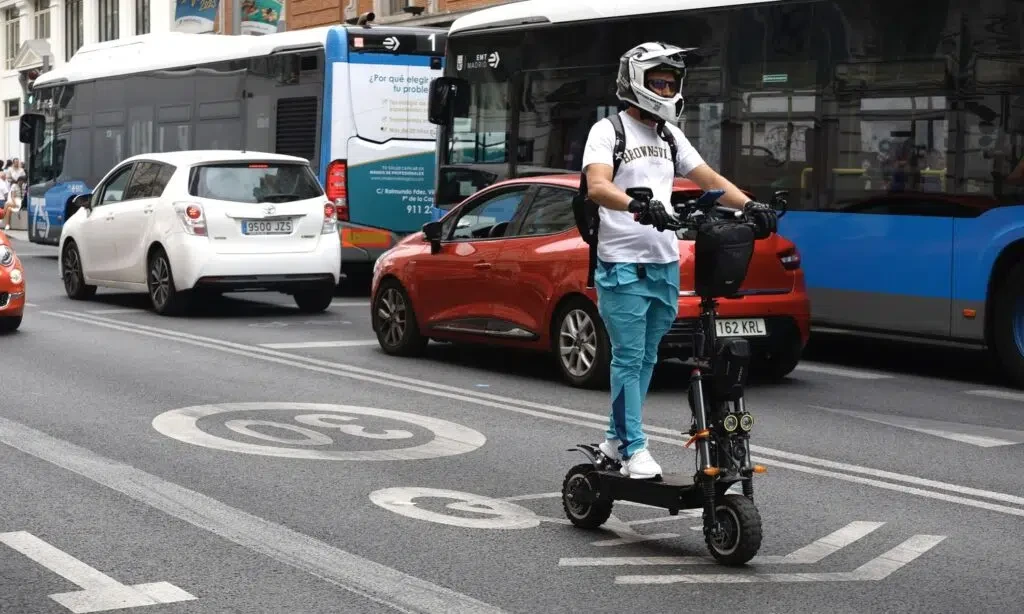 Глоби и правила за електрически тротинетки в Испания: регистрация, застраховка и санкции