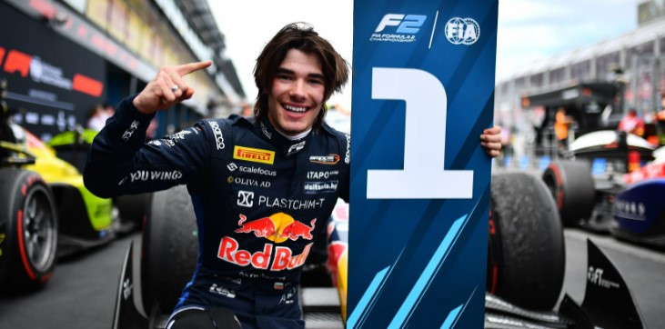 Българска звезда на пистата: Никола Цолов печели историческа победа в Мелбърн