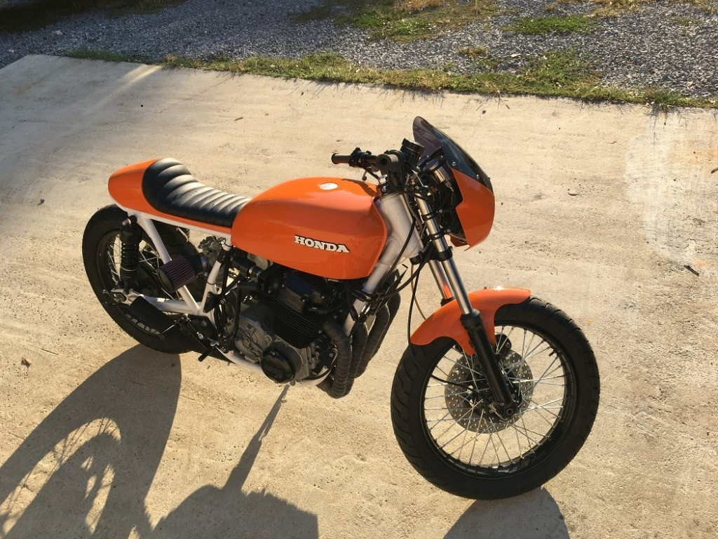 Класическа Honda CB750 с компресор се превърна в кафе рейсър