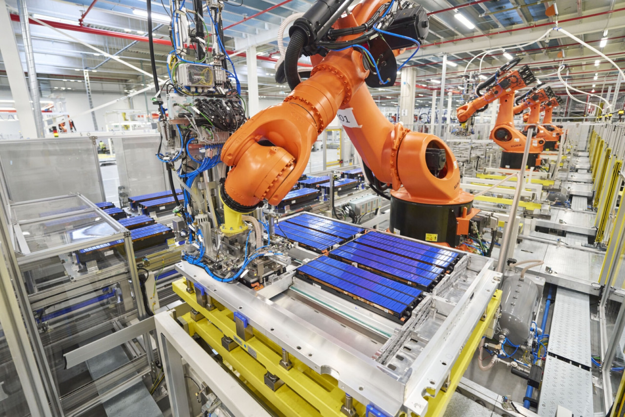 Skoda ускорява електромобилите с нов завод за батерии