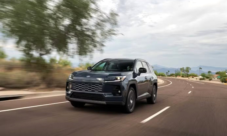 Toyota RAV4 Hybrid 2026: повече технологии, ясни цени и ново ниво на безопасност