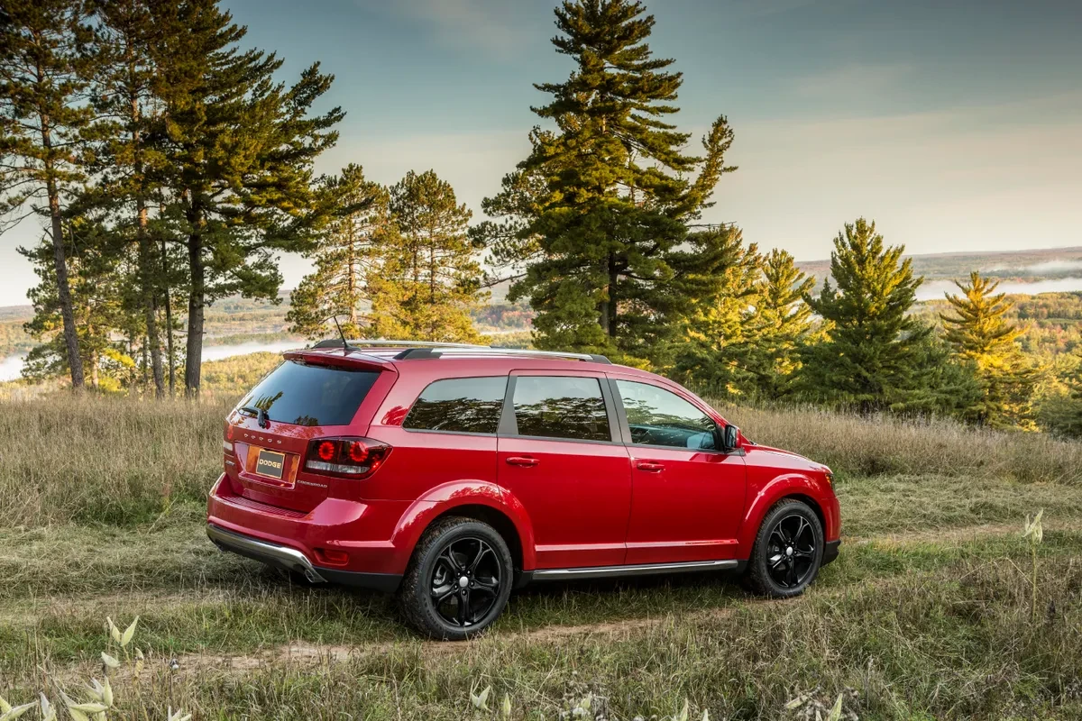 Dodge Journey 2020 – евтин SUV със 7 места и практичен интериор