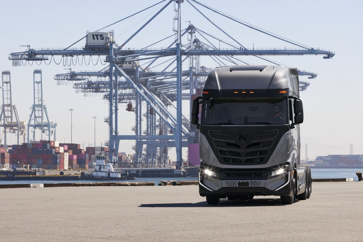 ЕС разхлабва правилата за CO2 при камионите