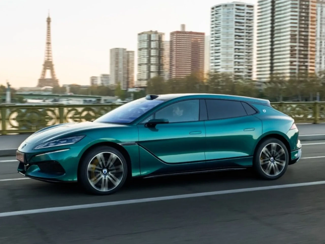 BYD и Denza атакуват Европа с бързо зареждане