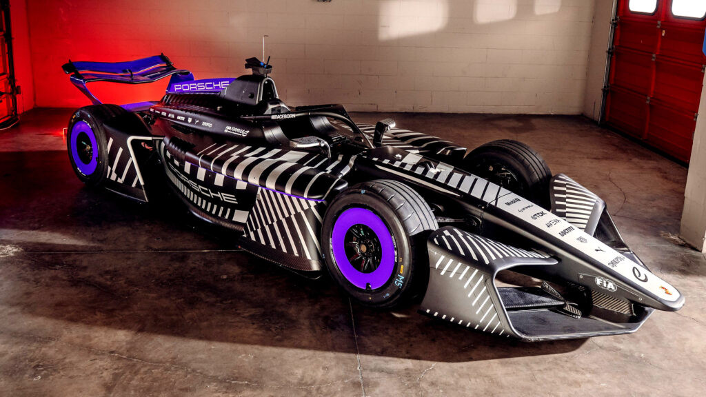 Porsche 975 RSE: 805 к.с. и нова ера във Formula E