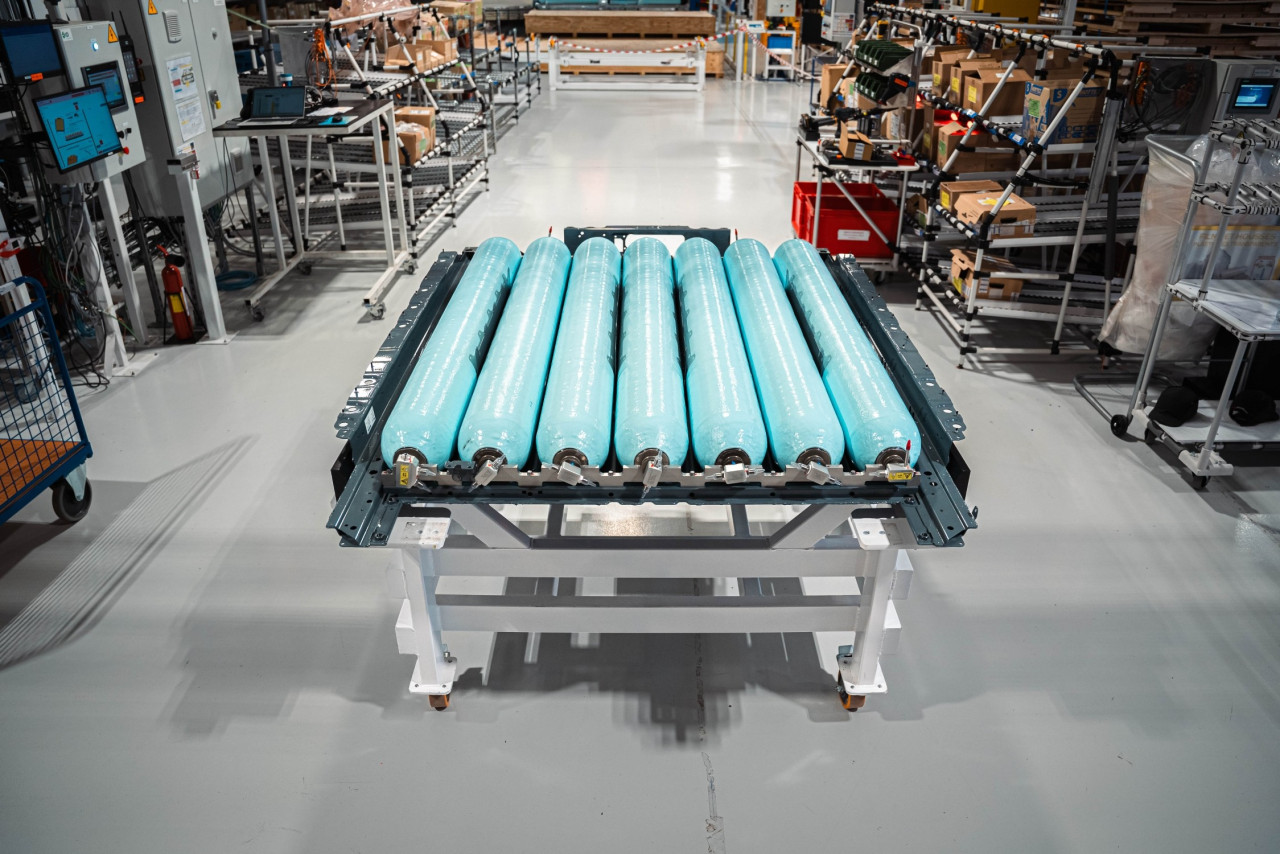 BMW iX5 Hydrogen – революция с „умен“ водороден резервоар