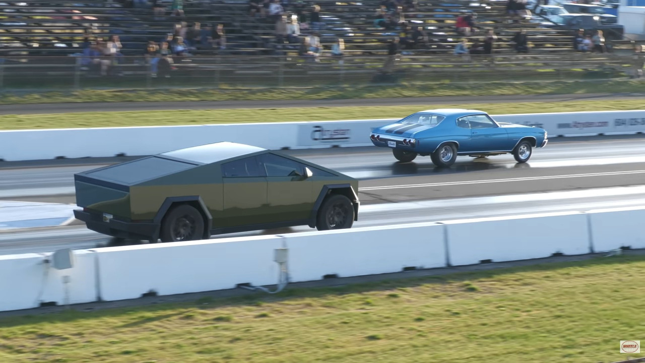 Chevrolet Chevelle vs Tesla Cybertruck: класика срещу електрическа мощ в драг битка