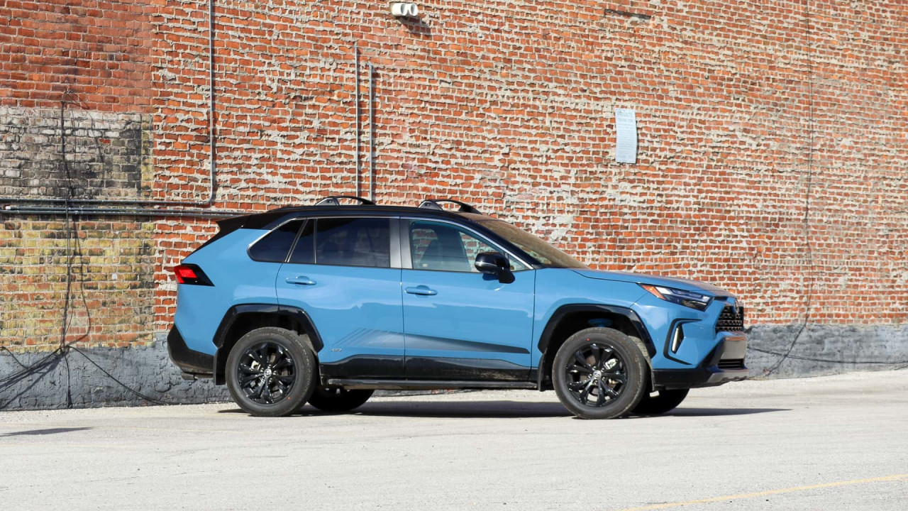 Toyota изтегля 4 броя RAV4 2025 заради дефектни заварки