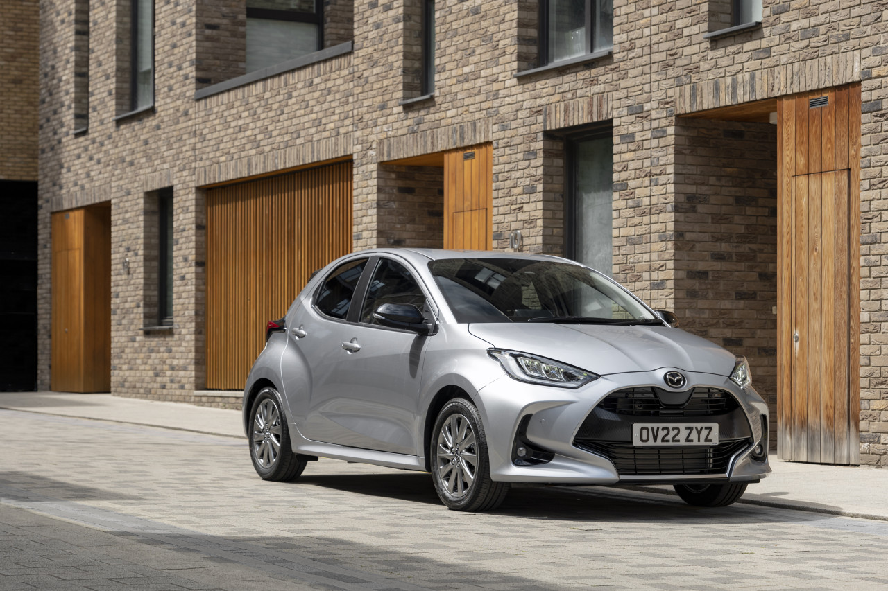 Mazda2 Hybrid се обновява за Европа, но остава извън САЩ