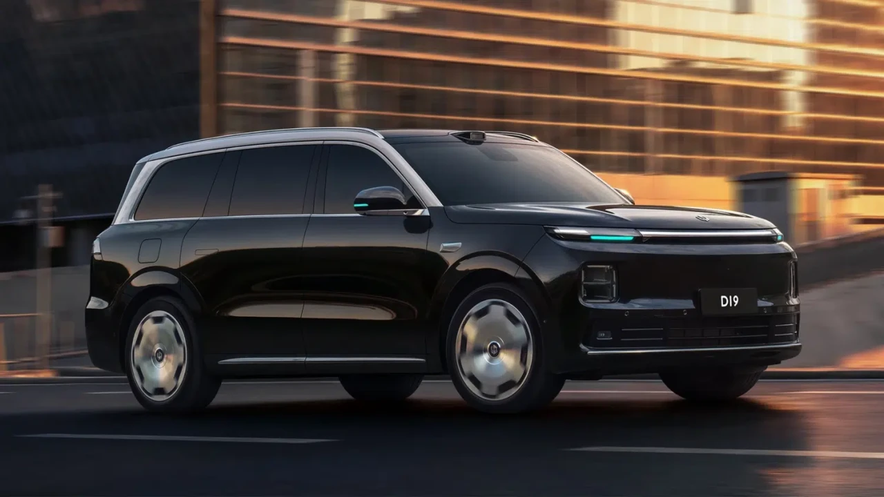 Китай пуска 5,2-метрови SUV на цена на седан