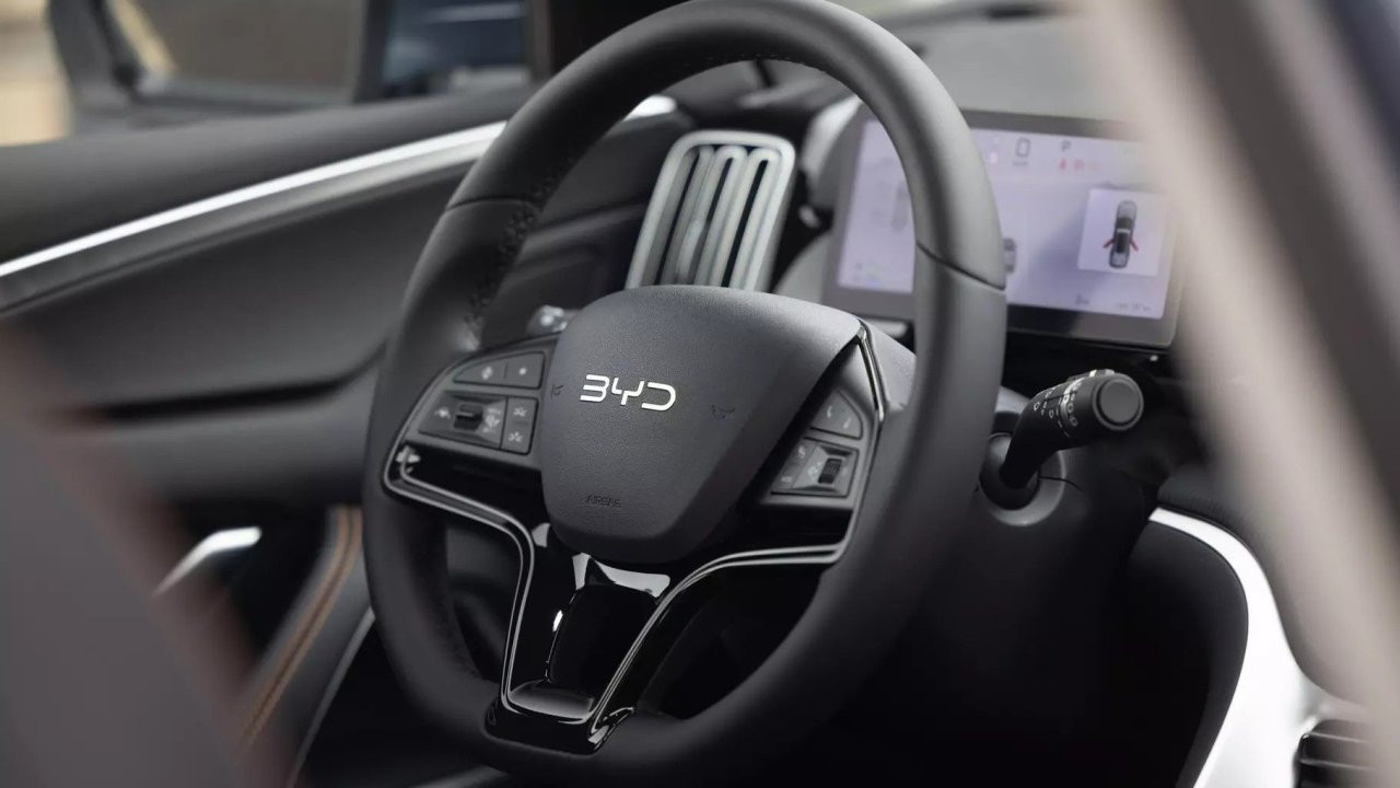 BYD сваля цените с до 10% и разпалва нова война