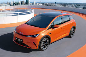 BYD Dolphin G DM-i дебютира в Европа с над 1000 км пробег