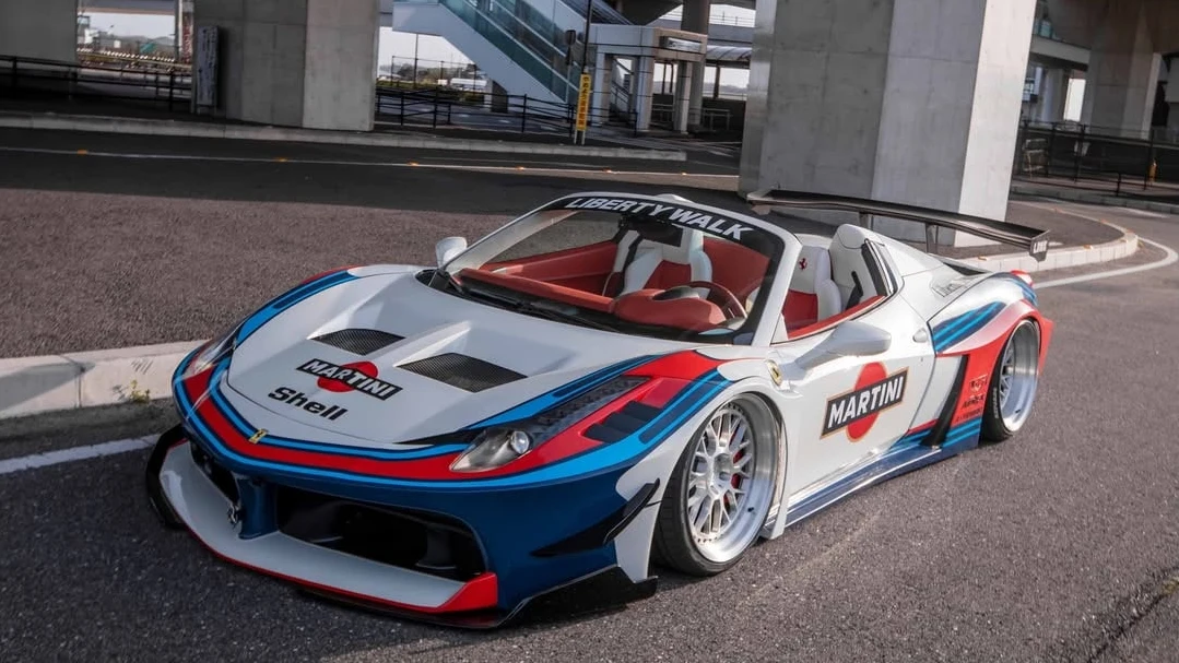 Ferrari 458 Spider получи Martini ливрея и widebody Liberty Walk