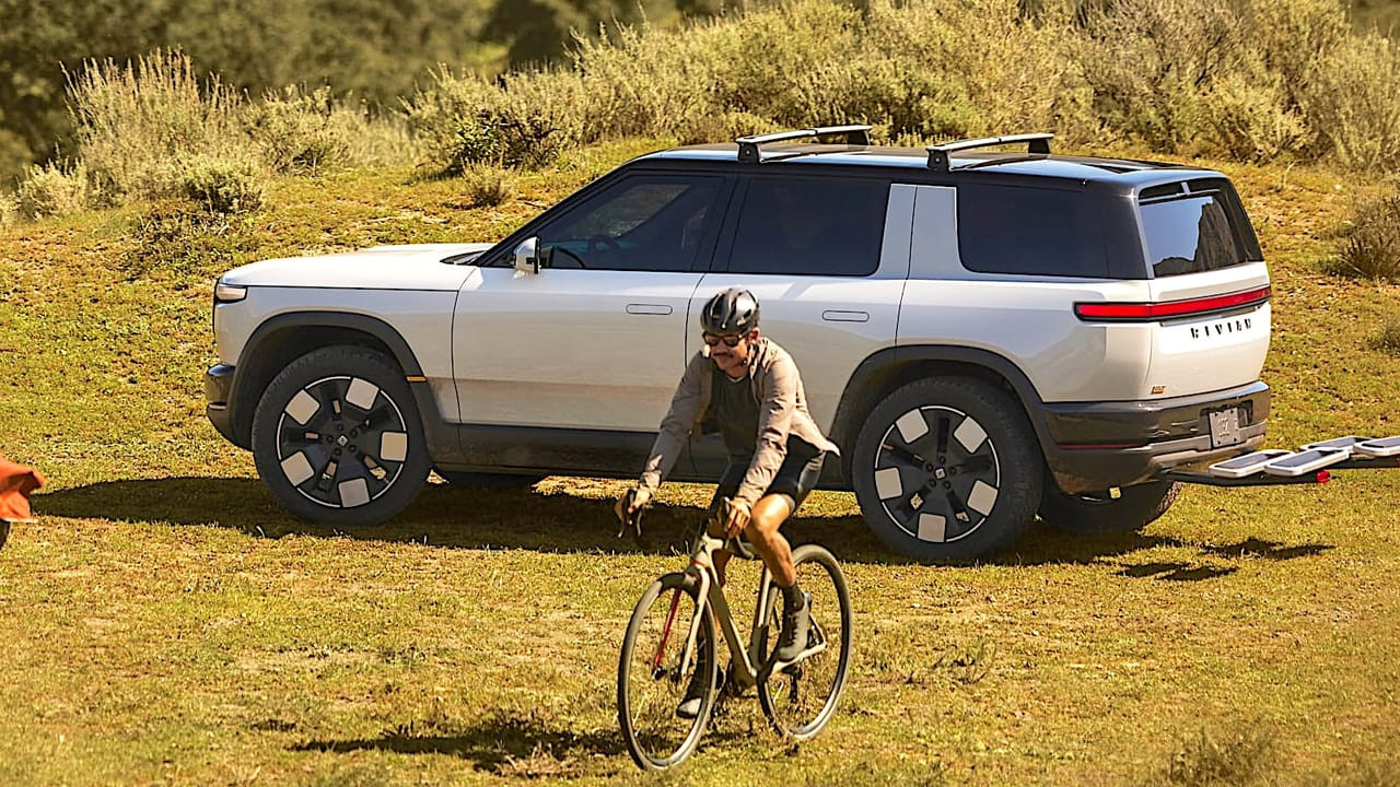 Rivian R2 тръгва от $57 990 и влиза в битката при SUV