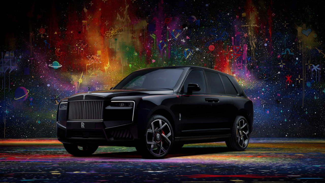 Rolls-Royce Cullinan Black Badge става подвижно улично изкуство