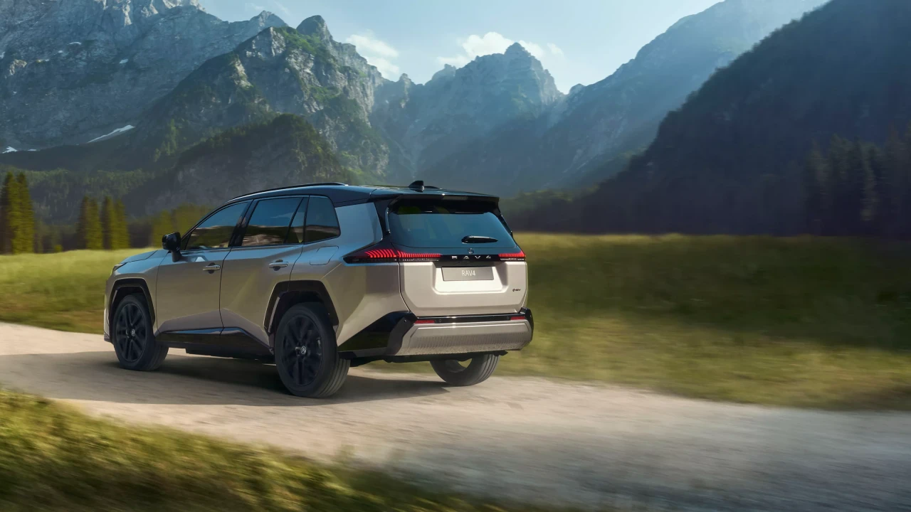 Toyota RAV4 оглави най-търсените SUV модели според Consumer Reports