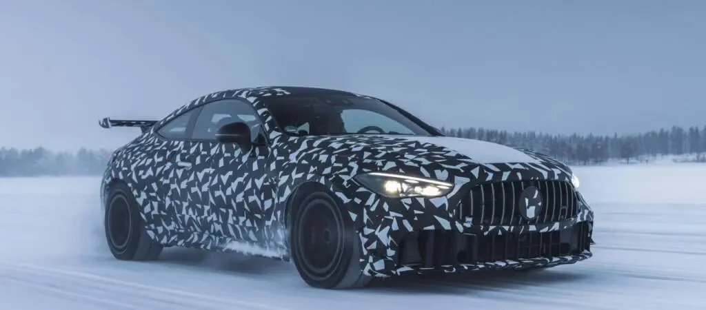 Mercedes-AMG CLE 63 Mythos показва все повече серийни детайли