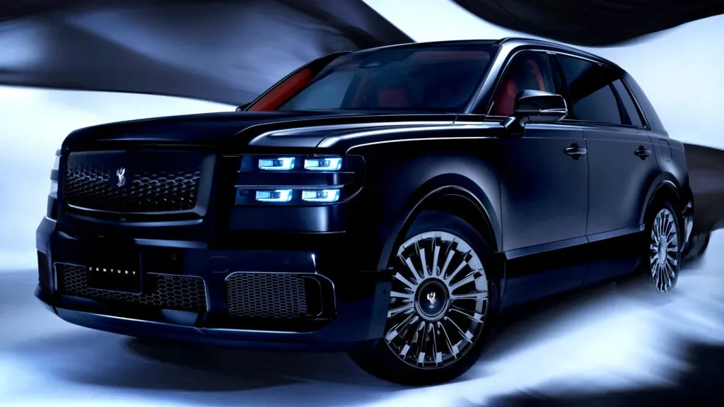 Toyota Century SUV в Русия надминава цената на Rolls-Royce Cullinan