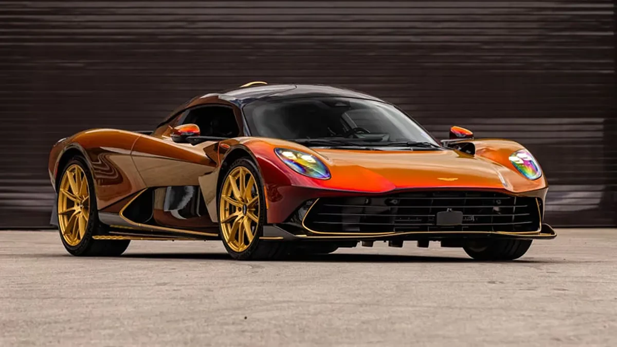 Aston Martin Valhalla 2026 излиза на търг с 109 км пробег