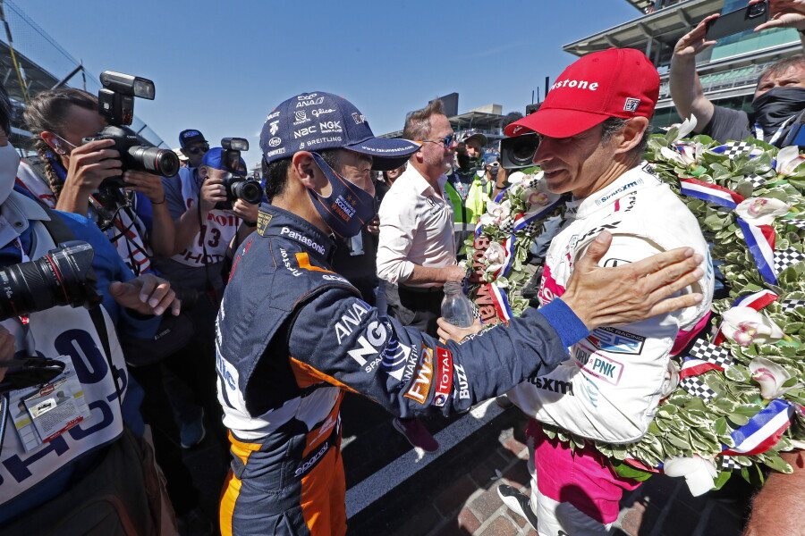 Takuma Sato и Castroneves: Indy 500 сам избира победителя