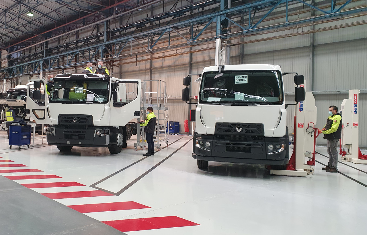 Renault Trucks произвежда 4 електрически камиона дневно в Нормандия