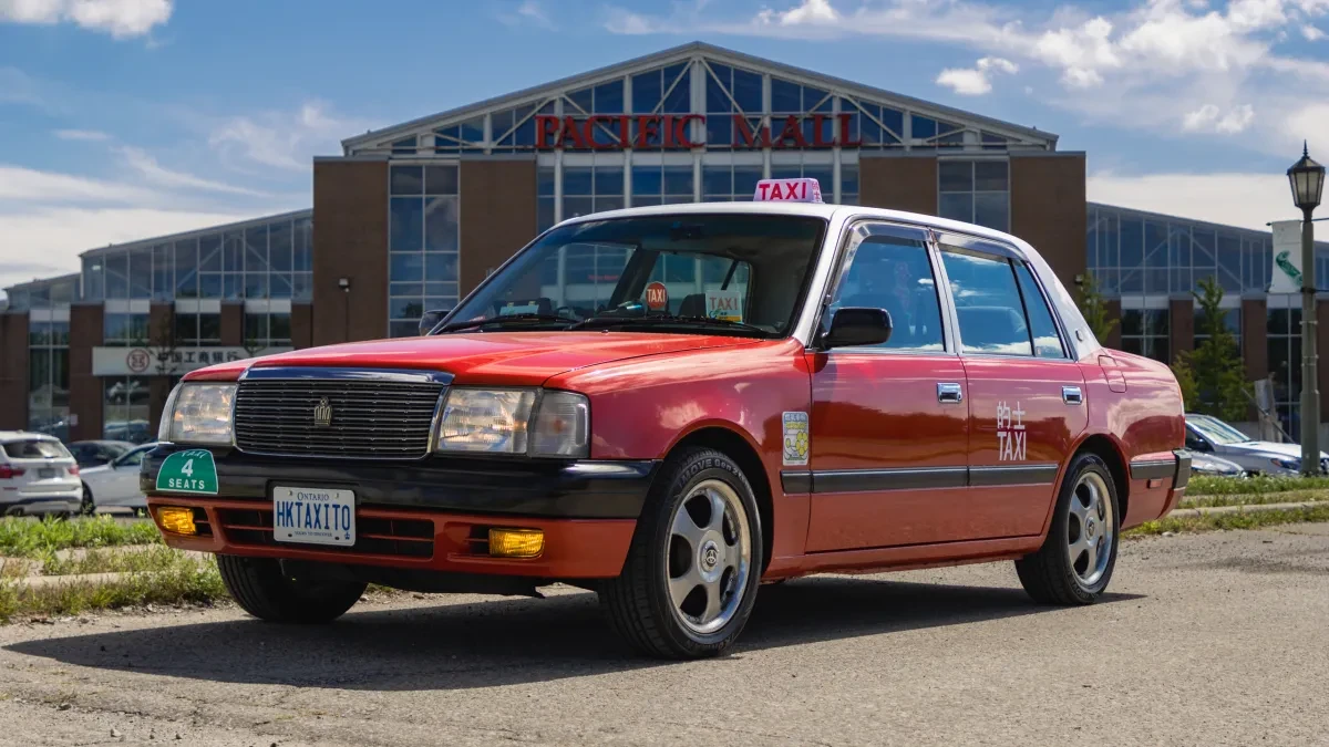 Toyota JPN Taxi сменя Comfort: ерата на хибридните таксита