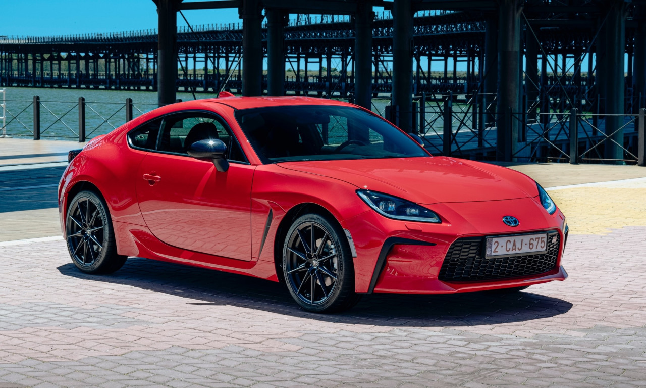 Toyota GR86 предлага Porsche усещане на достъпна цена