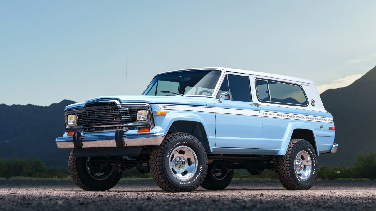 Jeep Cherokee Chief 1979 с 825 к.с. V10 от Viper